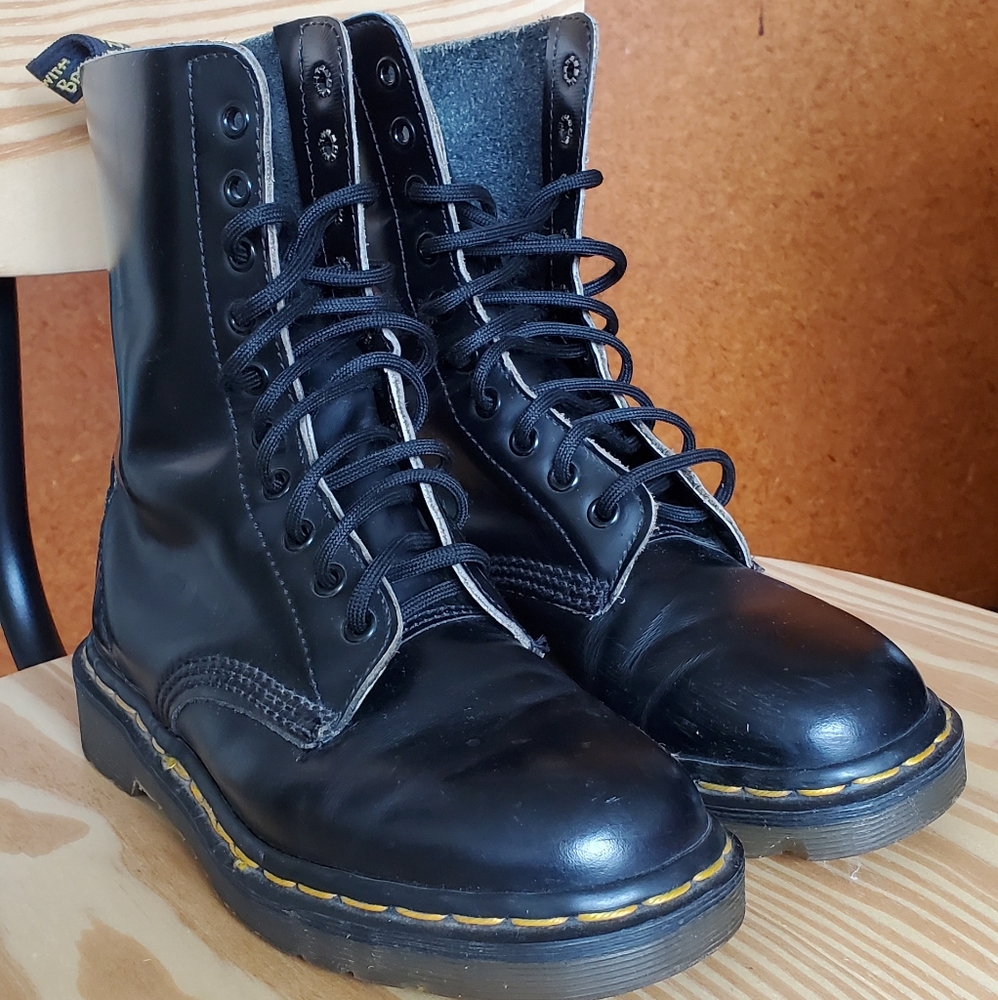 Vintage 10-eye Doc Martens made in England